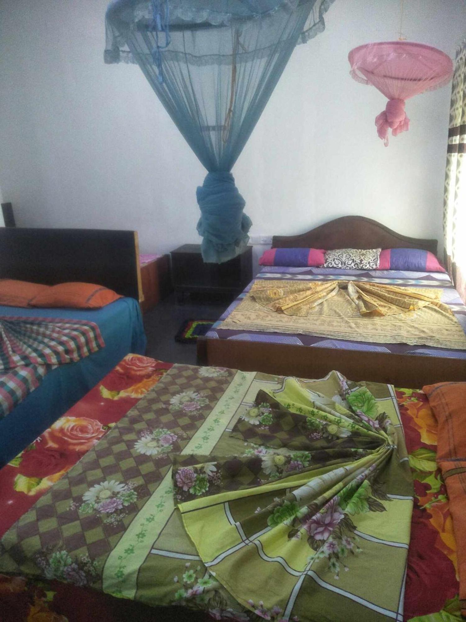 Hotel Bathiya Tourist Guest Anuradhapura Exterior foto